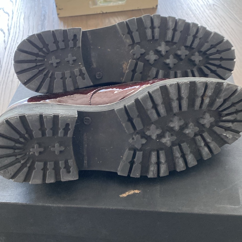 Shelly’s London shoe - Picture 6 of 6
